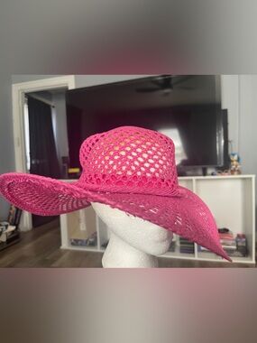 Women’s Pink Wide Brim Crochet Sun Hat